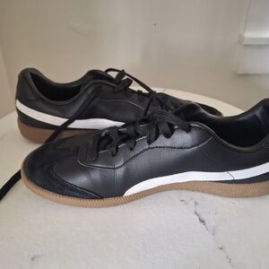 Puma Black and White Athletic Shoes